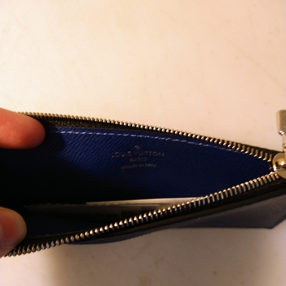 Louis Vuitton Men's Wallet - Picture 7 of 8